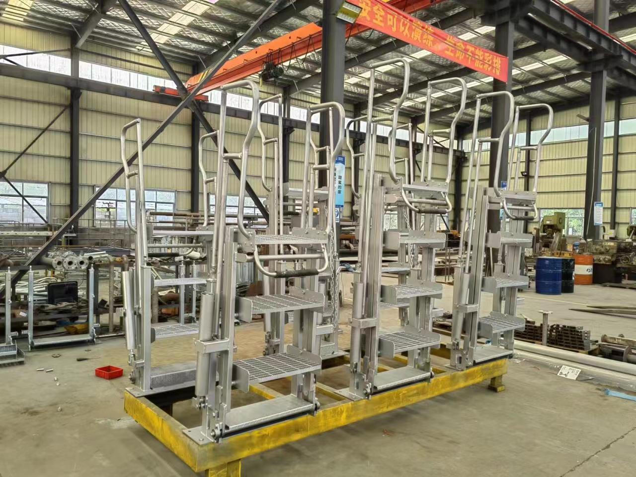 3-5个步骤折叠楼梯，用于石化运输